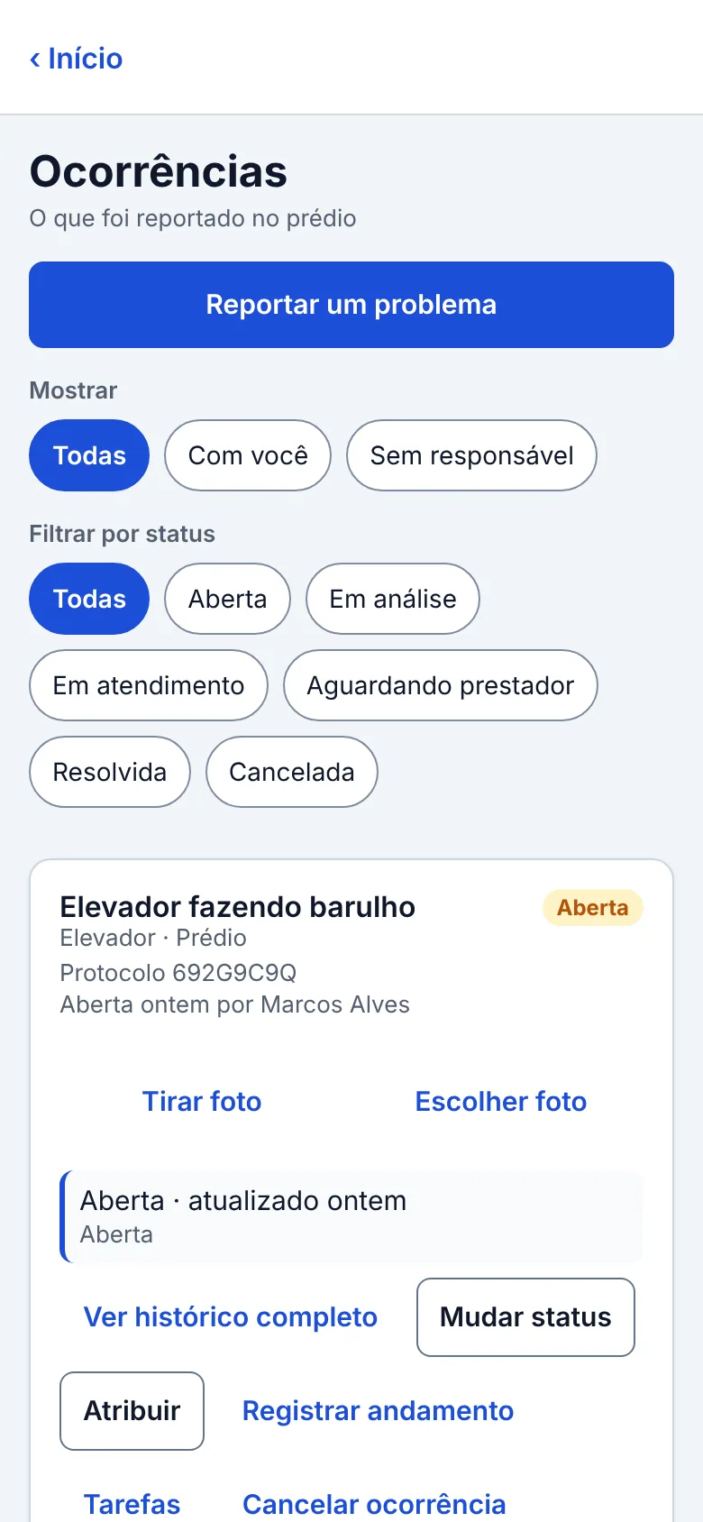 Lista de ocorrências do síndico com filtros por status e uma ocorrência aberta com protocolo.